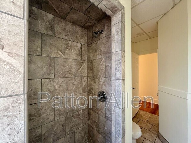 Building Photo - 43 Ravenscroft Dr