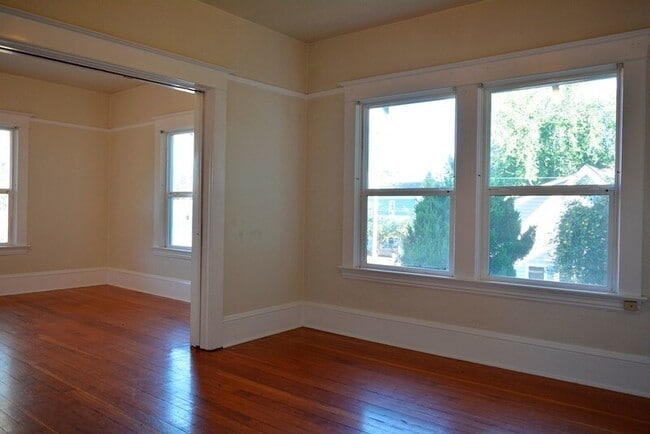 Building Photo - 3956 N Albina Ave