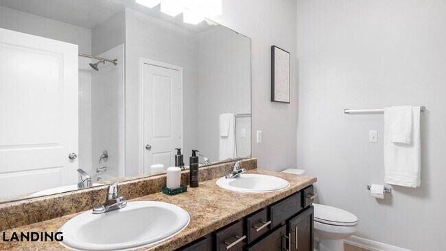 Building Photo - 14807 Woodland Hills Dr