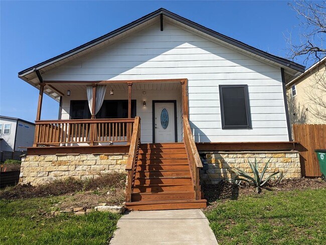 Primary Photo - 1808 Maple Ave