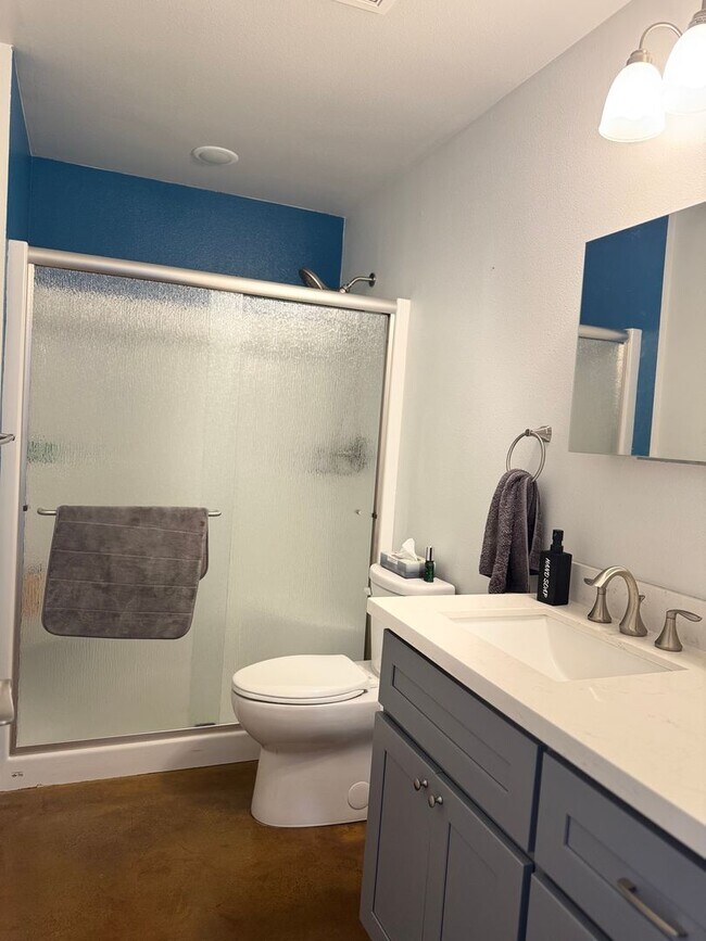 Building Photo - Welcome to Your Lakefront Retreat in Clear...