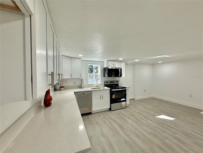 Building Photo - 1605 8th St