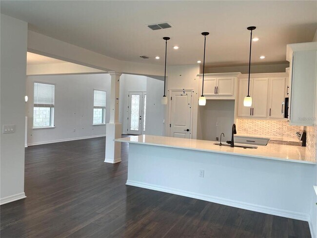Building Photo - 1316 Blue Stem Ln