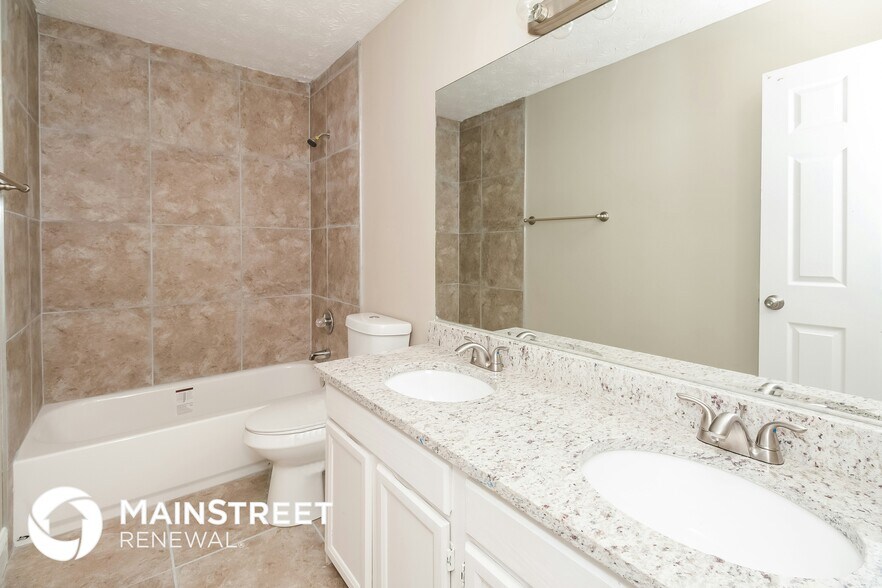 Building Photo - 8418 Waverly Dr