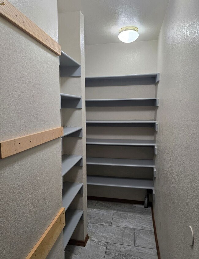 Building Photo - *Pending* Spacious 5 Bedroom Home With Valley Views In SW Reno!