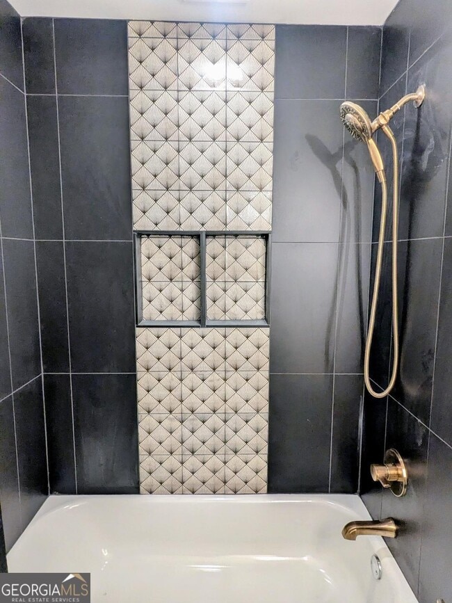 Building Photo - 161 Hancock Rd