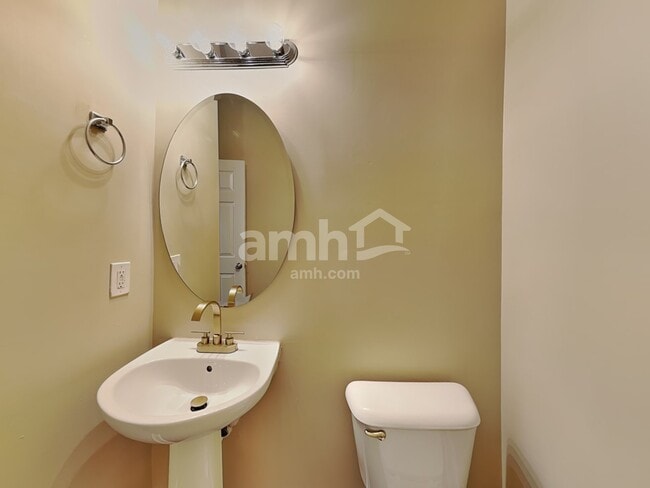 Building Photo - 238 Larktree Ln