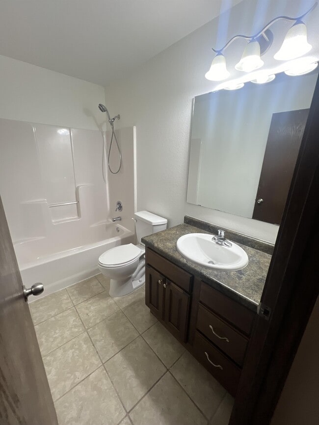 Building Photo - 3314 8th St W