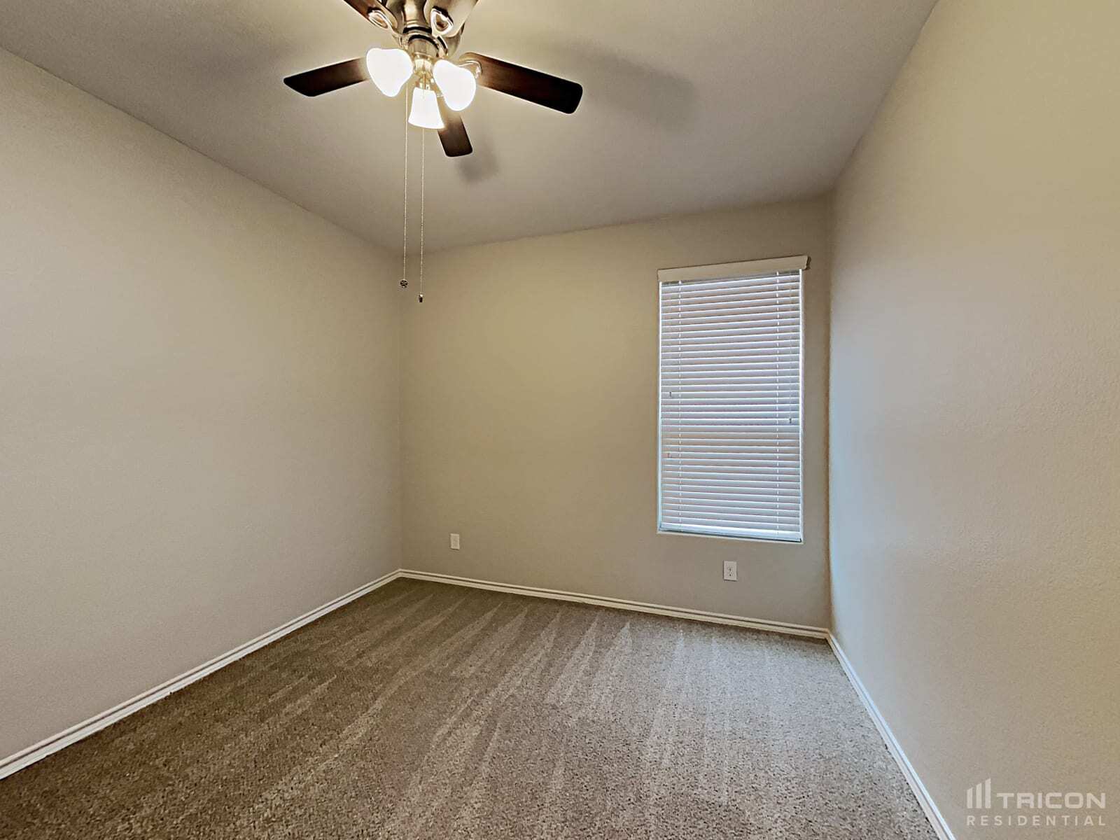 Building Photo - 1204 Glenwood Dr