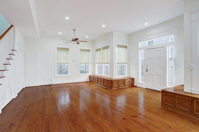 Building Photo - 1847 Cortlandt St