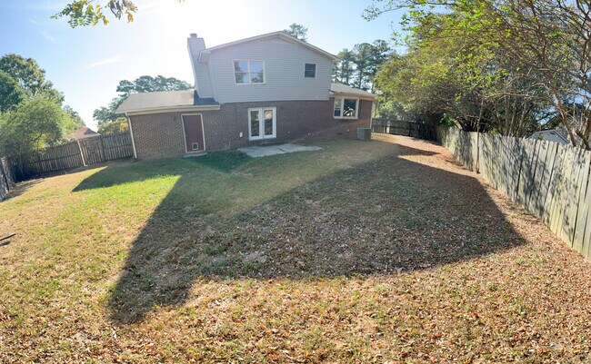 Building Photo - 946 Rim Rd
