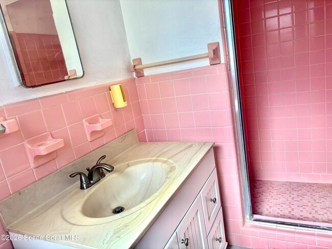 Building Photo - 19 Orange Ave