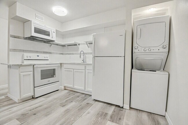 Building Photo - 9815 Walnut St