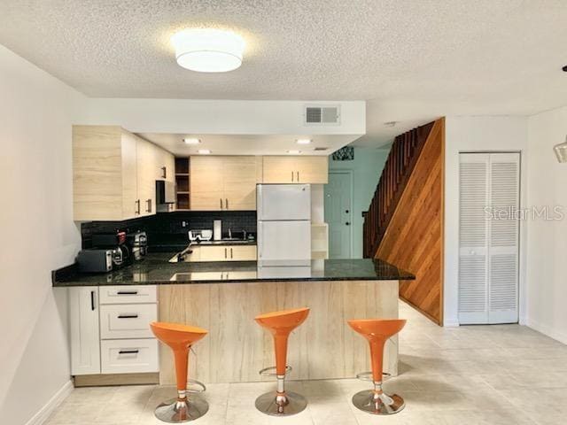 Building Photo - 37 Village Dr