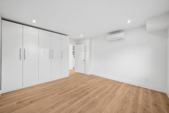 Building Photo - Newly Built Home With Loft in Downtown Palo Alto