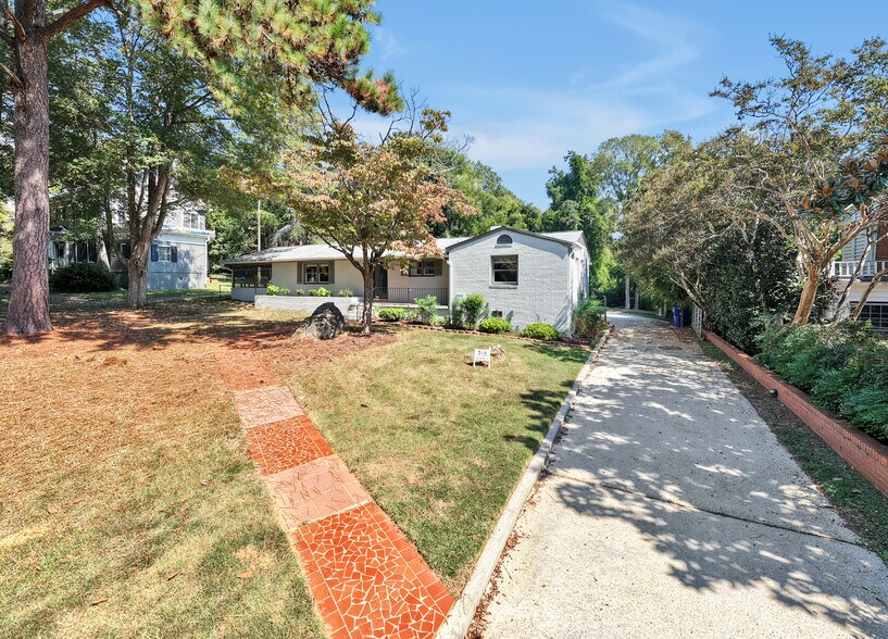 Building Photo - 316 Hillsboro St