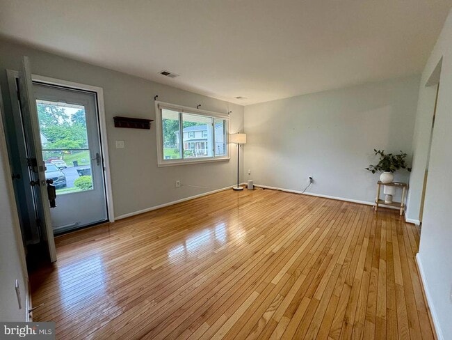 Building Photo - 13203 Hampshire Ct