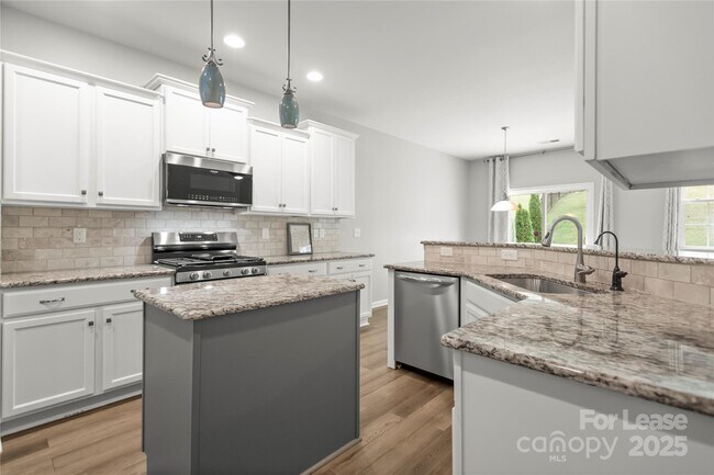 Building Photo - 131 Cherry Bark Dr