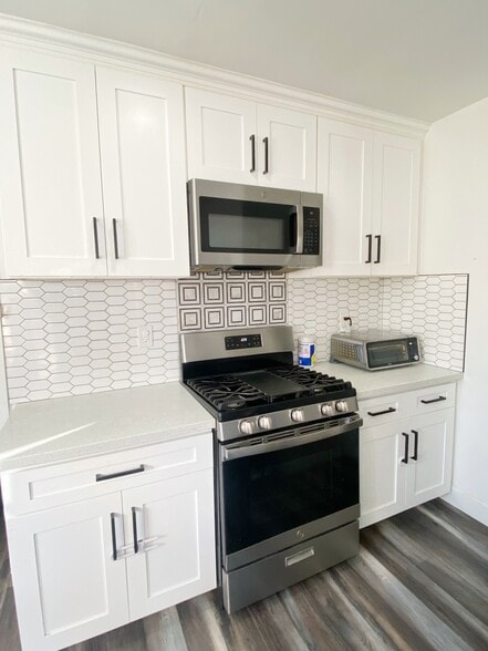 Building Photo - 416 N Lee Ave