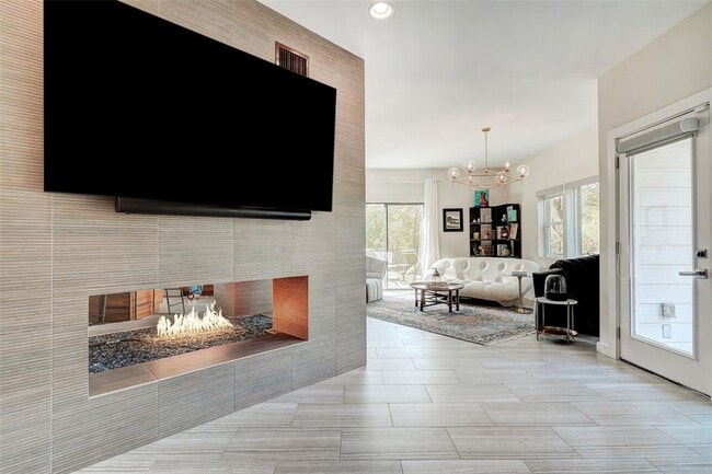 Building Photo - 6 Sugar Creek Dr