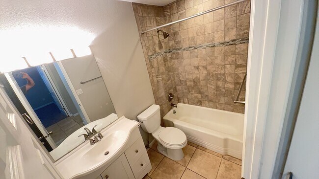 Building Photo - 2 Bedroom - 2 Bath - 1400 Sq. Ft. Home - 55+ Community in Sun City