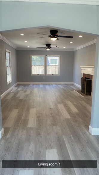 Main living room - 910 S Pleasant Ave