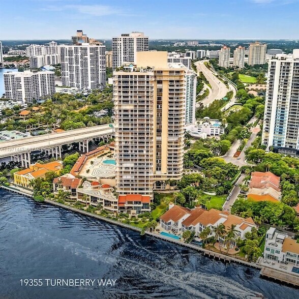 Building Photo - 19355 Turnberry Way