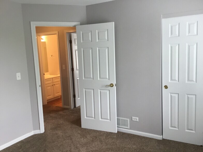 Building Photo - 312 Evergreen Cir