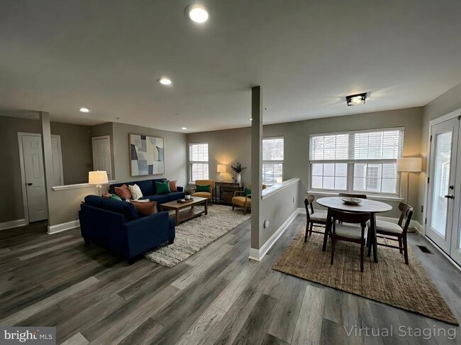 Building Photo - 10108 Oklahoma Ct