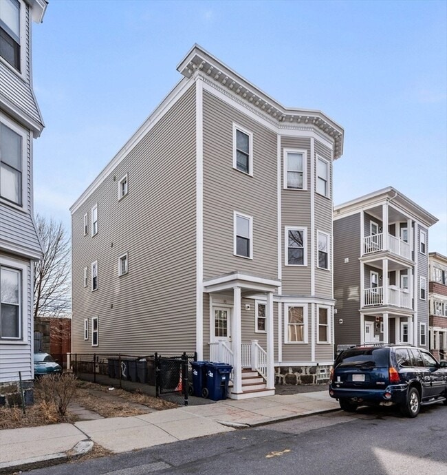 Building Photo - 93 Sydney St