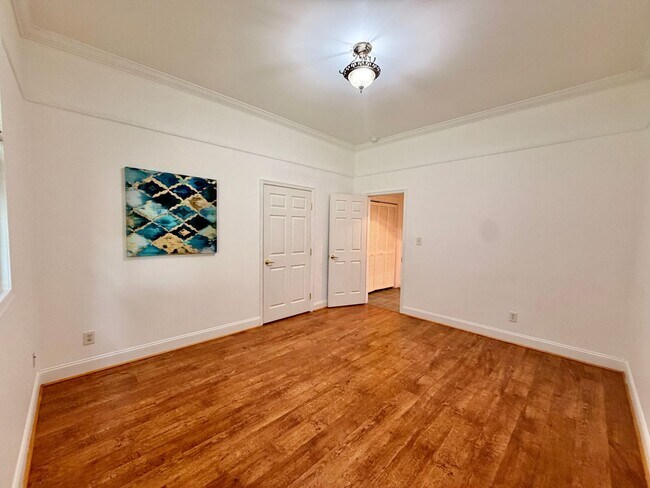 Building Photo - Recently Updated 4-Bedroom Ranch Home w/a 2 Bedroom Guest Cottage! Ready 05-01-26! Pet Friendly Home