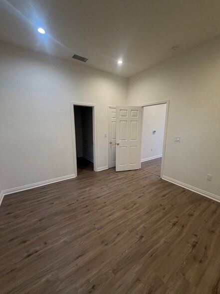 Building Photo - 2108 Casitas Ave
