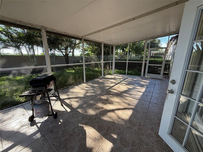 Building Photo - 2633 Bogota Ave