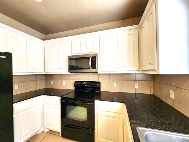 Building Photo - 13707 Oxford Dr
