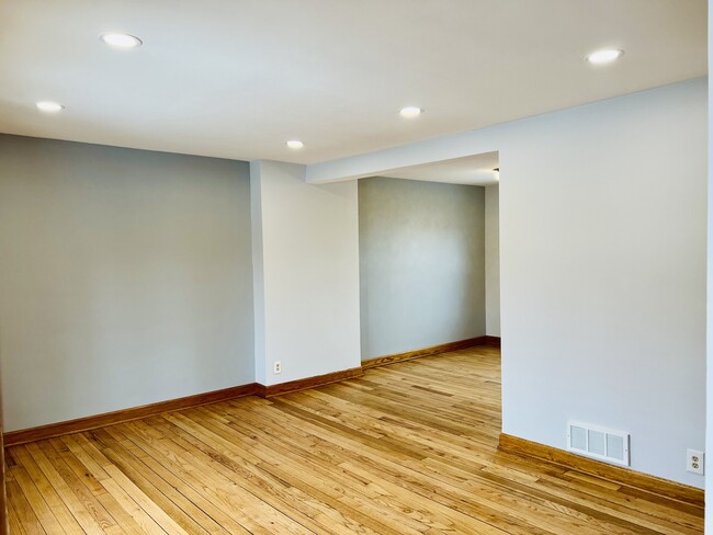 Building Photo - 5249 W 64th Pl