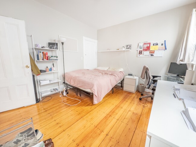 Building Photo - 589 Franklin St