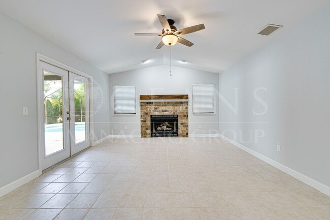 Building Photo - Executive Coastal Retreat | Four-Bedroom P...