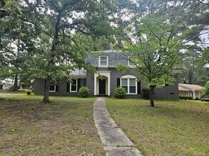 Building Photo - 402 Lotus Dr