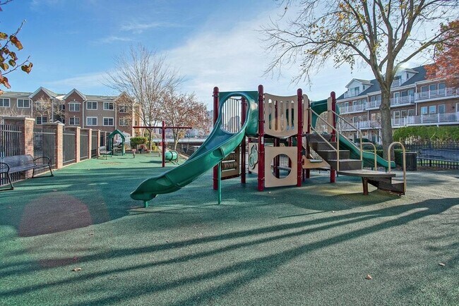 Building Photo - 351 Oswego Ct