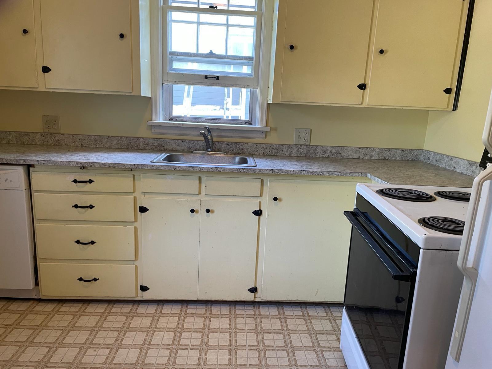 Building Photo - 1165 NE Lybecker Rd