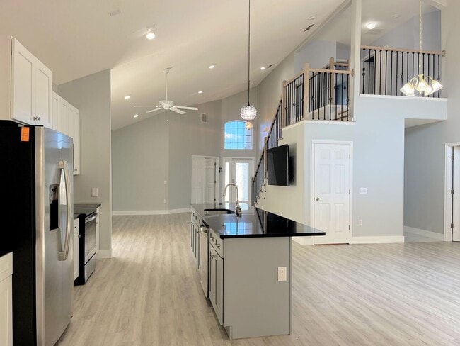 Building Photo - 212 Purslane Pass