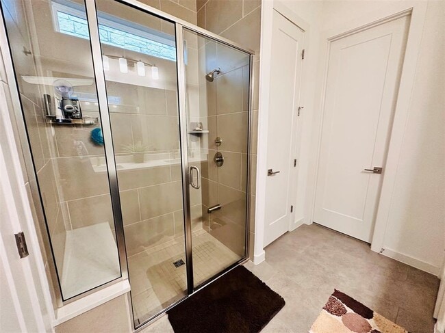 Building Photo - 1336 Westborough Ln