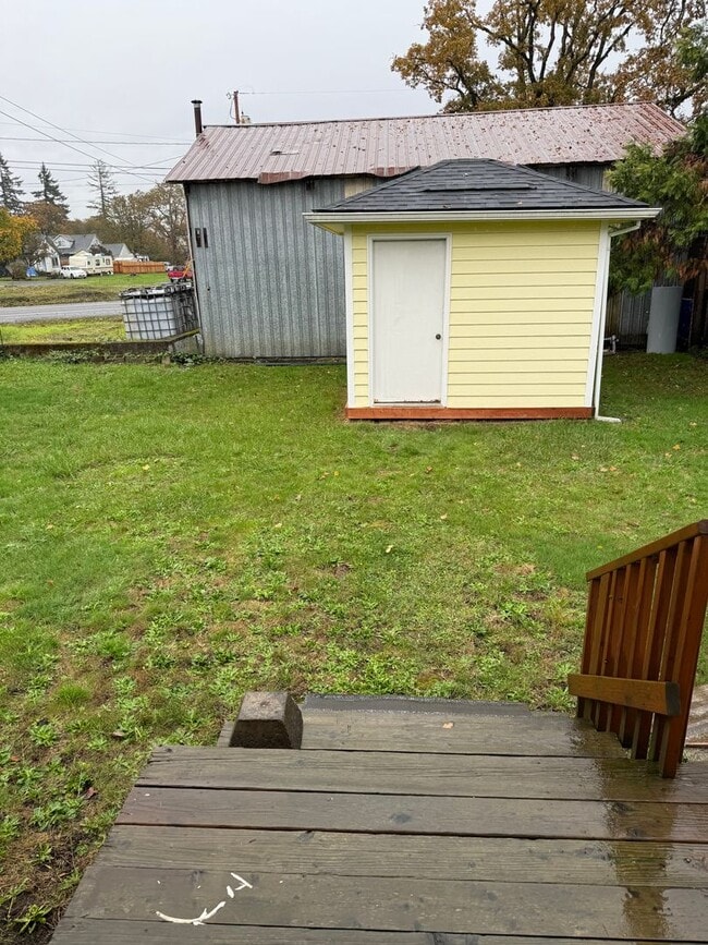 Building Photo - Cute 3 bed house, Great price!