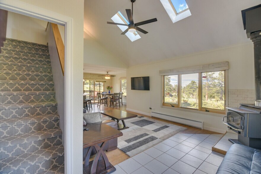 Building Photo - 465 Springmeadow Way