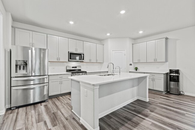Building Photo - 4014 Saddlehorn Wy