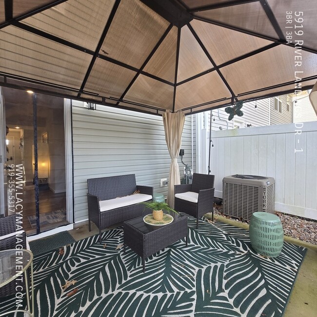 Building Photo - 5919 River Landings Dr