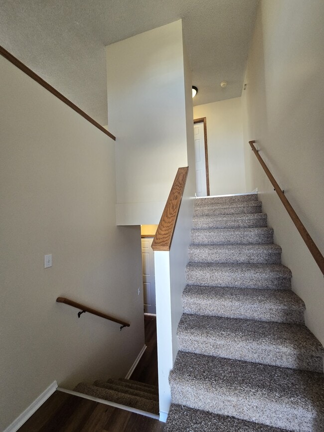 Building Photo - 4462 S Elizabeth Ave