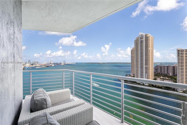 Building Photo - 335 S Biscayne Blvd