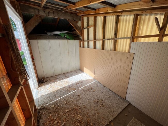 Building Photo - 429 E Pine St