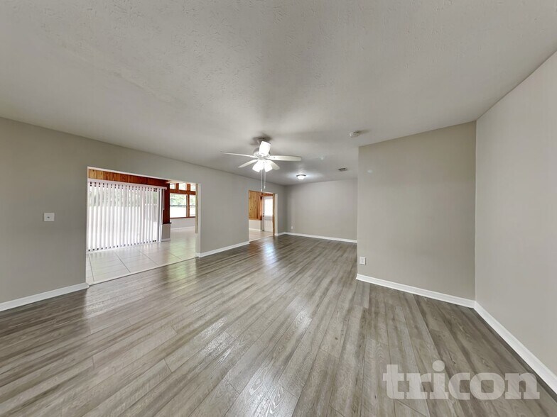 Building Photo - 14314 Ravenwood Ln